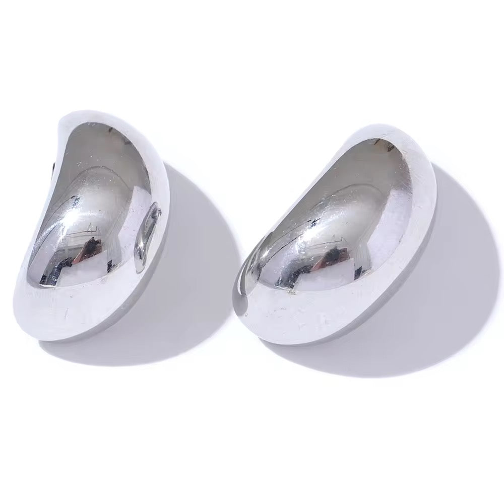 Premium stainless steel earrings finished with 18k gold plating