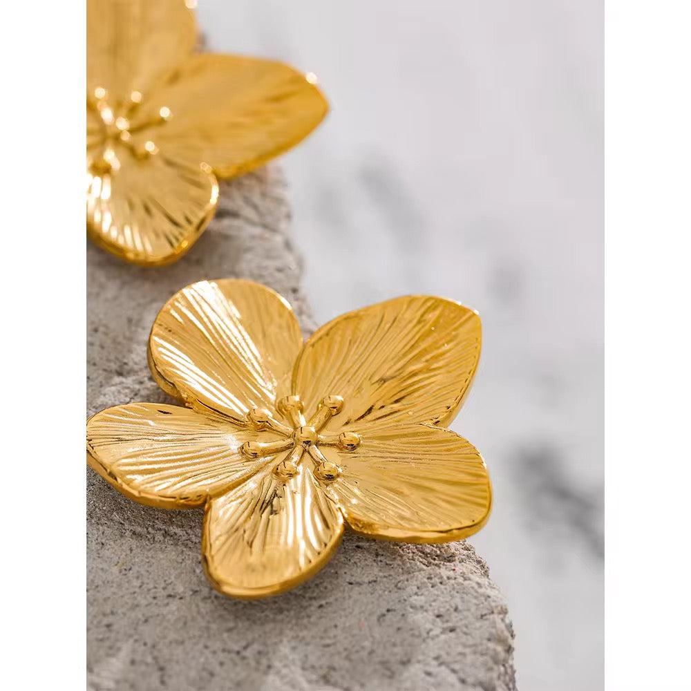 Premium stainless steel earrings finished with 18k gold plating