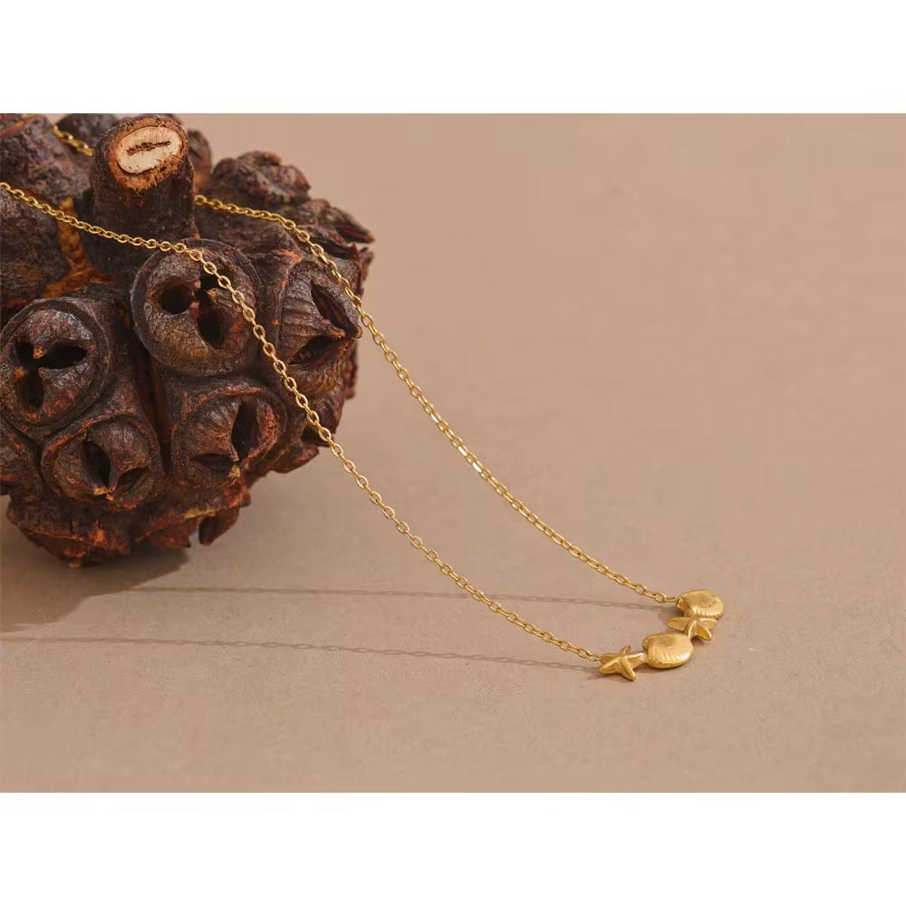 Premium stainless steel necklace finished with 18k gold plating