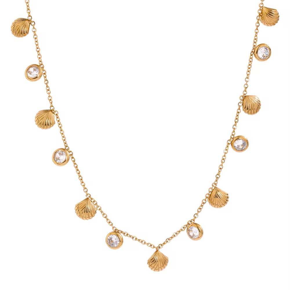 Premium stainless steel necklace finished with 18k gold plating