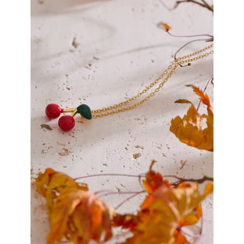 Premium stainless steel necklace finished with 18k gold plating