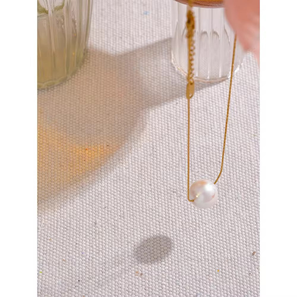 Premium stainless steel necklace finished with 18k gold plating