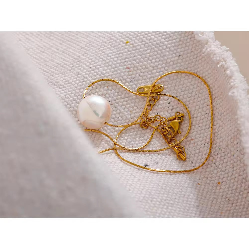 Premium stainless steel necklace finished with 18k gold plating