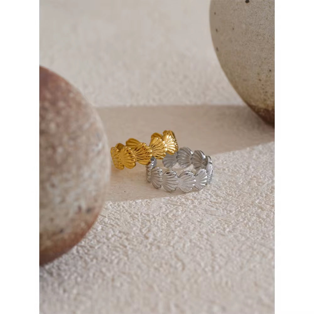 Premium stainless steel ring finished with 18k gold plating