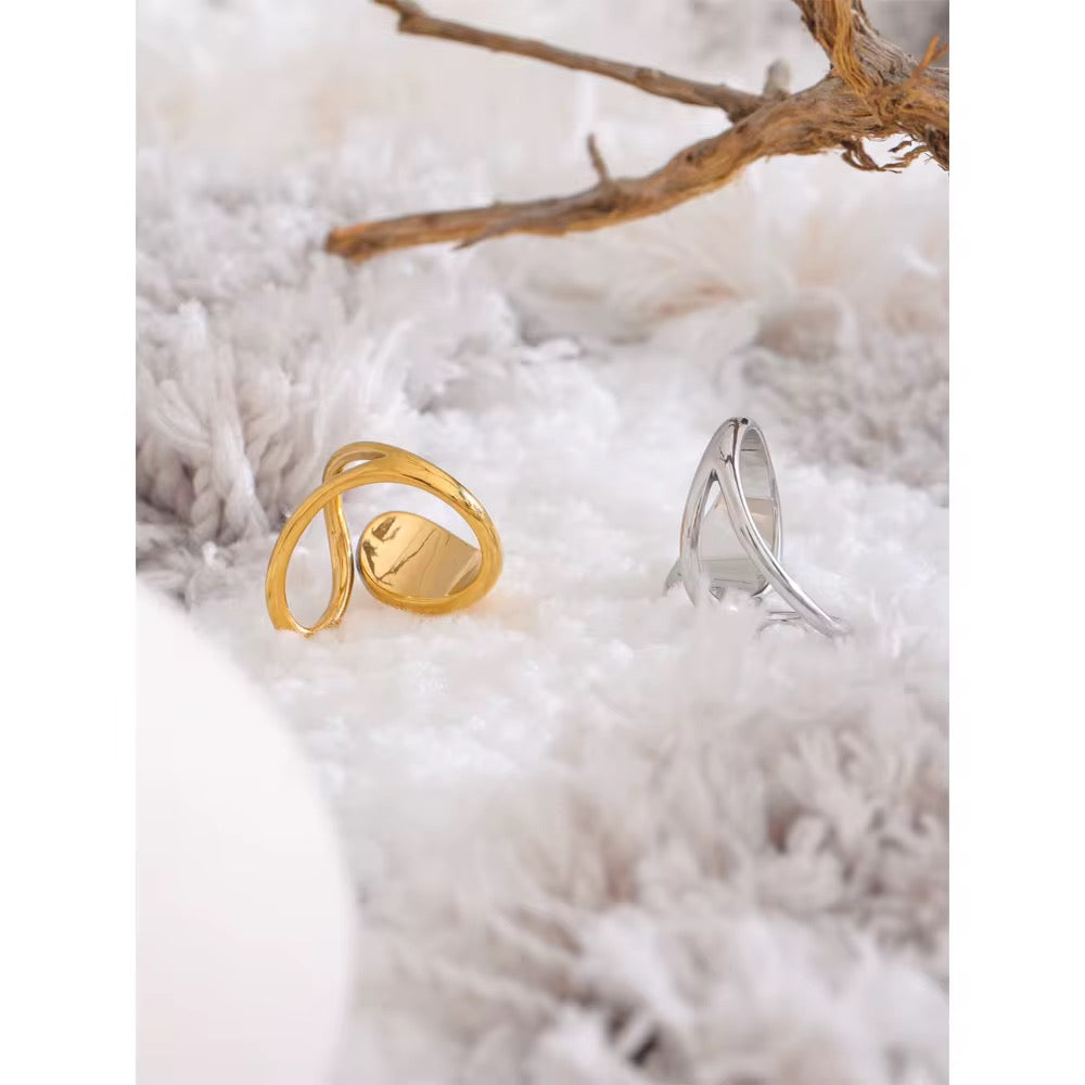 Premium stainless steel ring finished with 18k gold plating