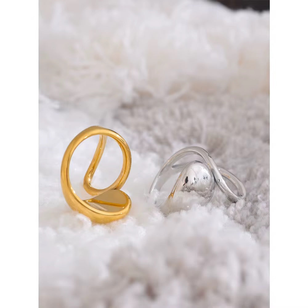 Premium stainless steel ring finished with 18k gold plating