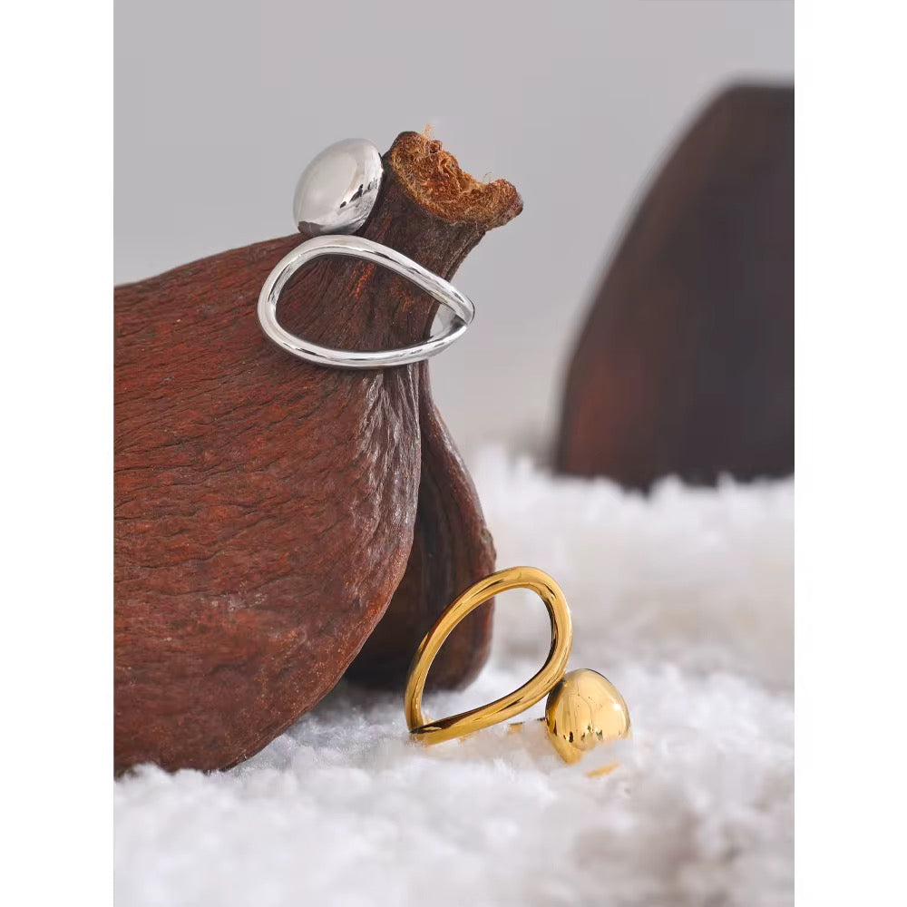 Premium stainless steel ring finished with 18k gold plating