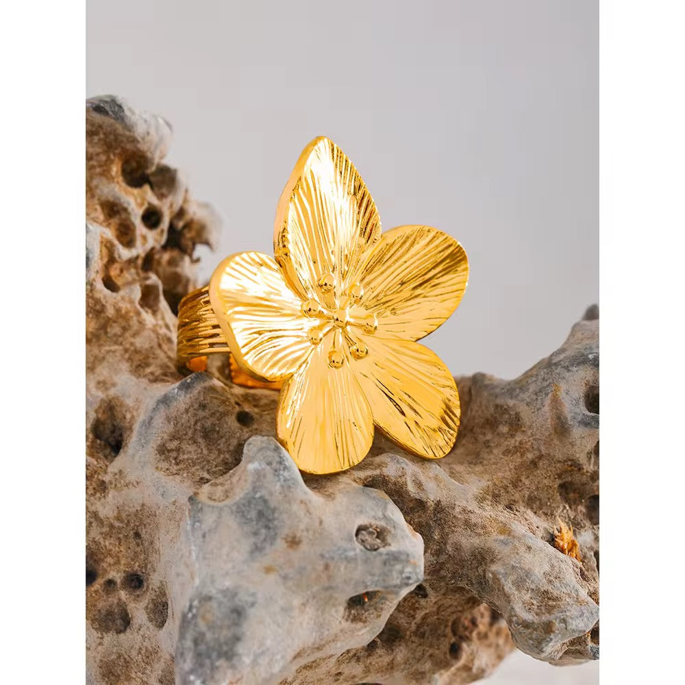 Premium stainless steel ring finished with 18k gold plating