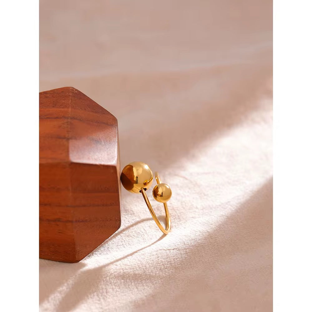 Premium stainless steel ring finished with 18k gold plating