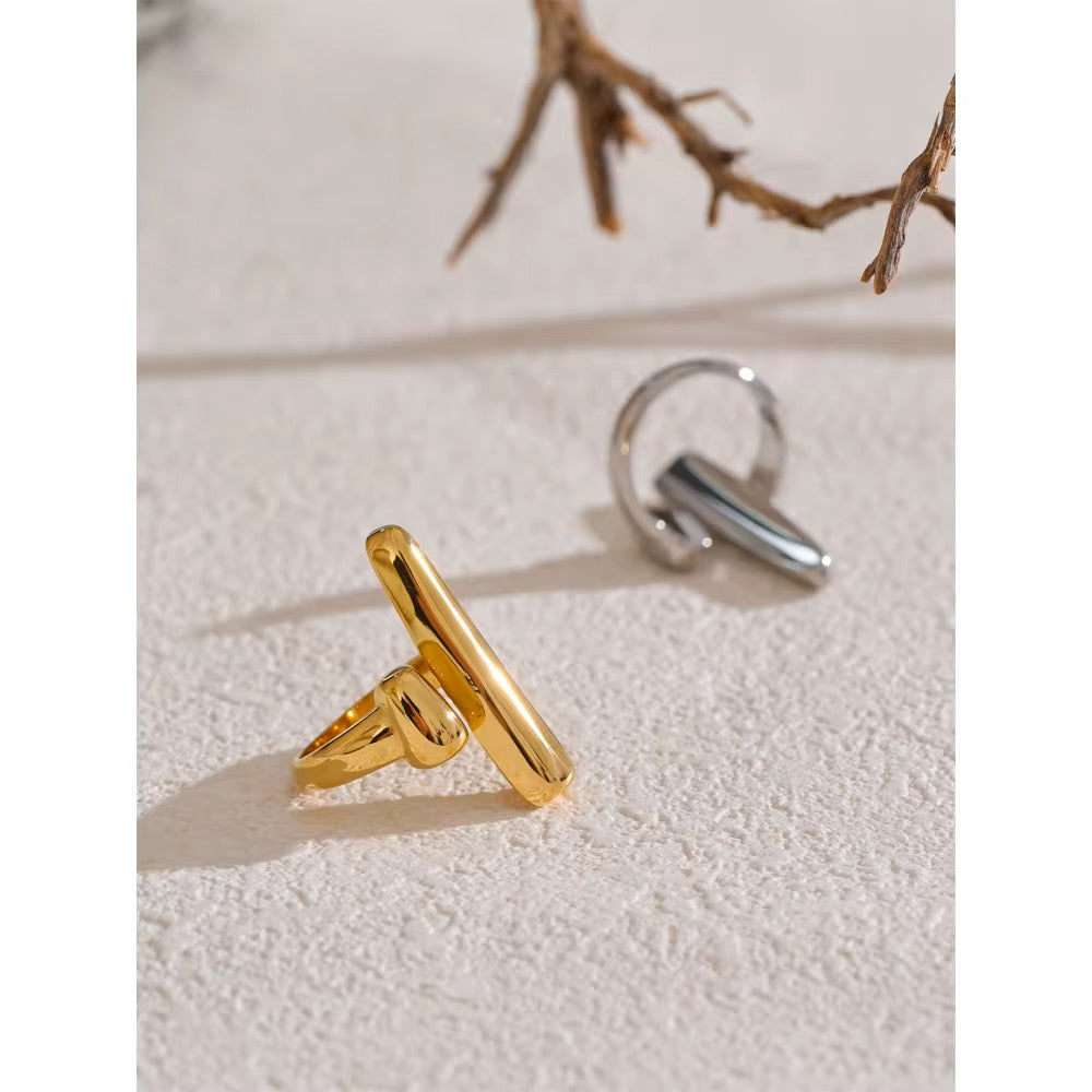 Premium stainless steel ring finished with 18k gold plating