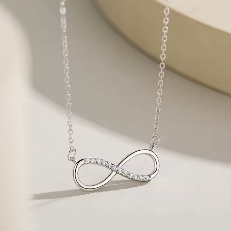 Rhodium-plated silver necklace with zircon stones
