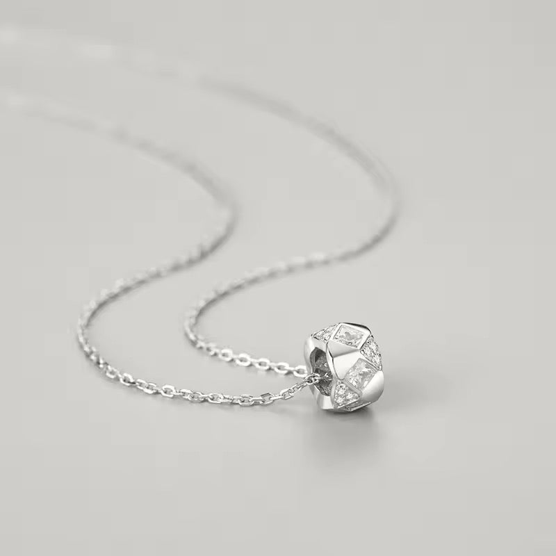 Rhodium-plated silver necklace with zircon stones