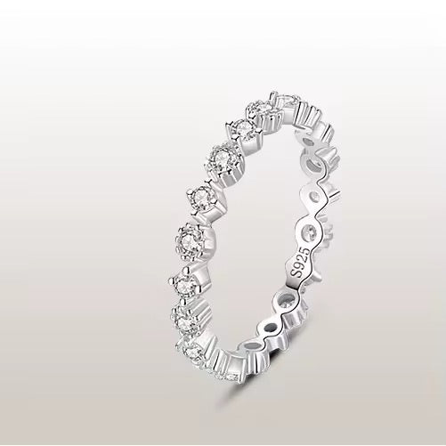 Rhodium-plated silver ring with zircon stones