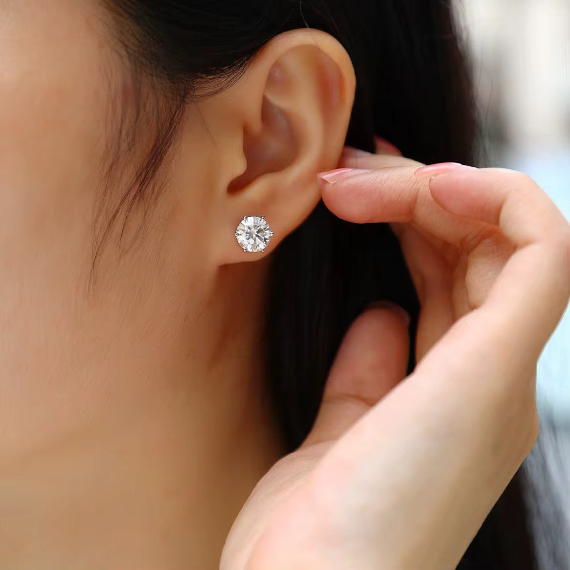 GRA Certified 1-Carat Round Moissanite Stud Earring – Gold-Plated S925 Sterling Silver, D Color, VVS Clarity