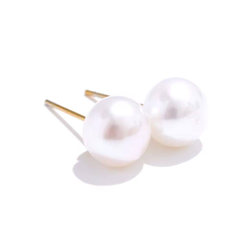 Premium stainless steel earrings with freshwater pearls finished with 18k gold plating