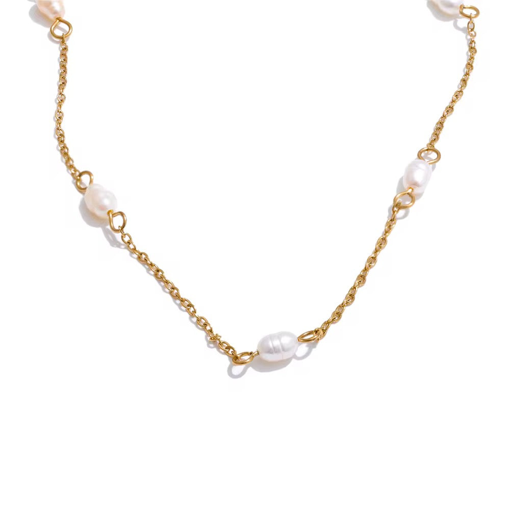 Premium stainless steel necklace with freshwater pearls finished with 18k gold plating