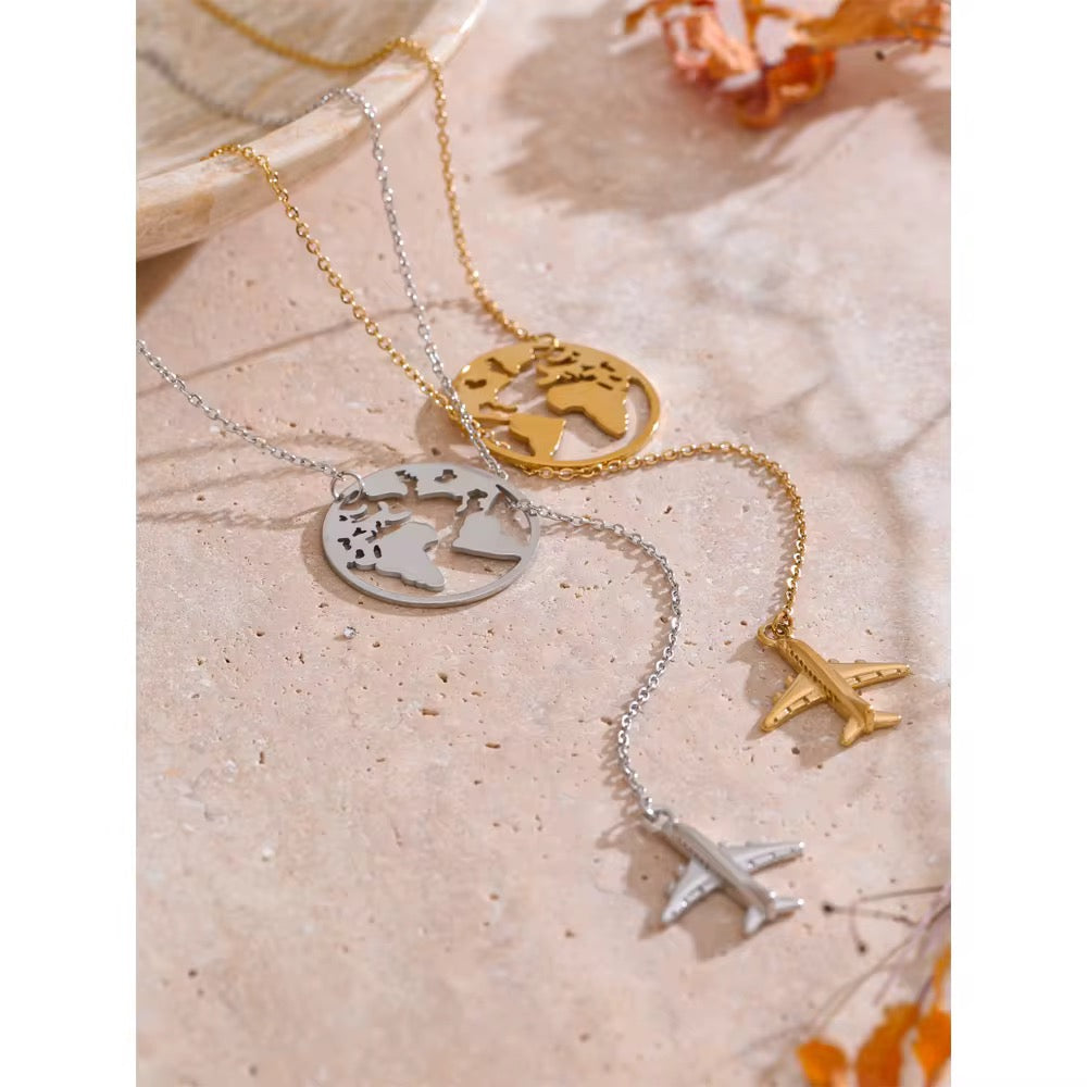 Premium stainless steel necklace finished with platinum plating