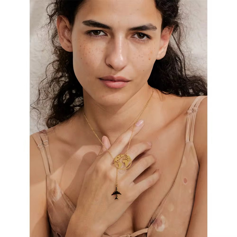 Premium stainless steel necklace finished with platinum plating